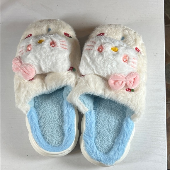 Shoes - Cute Fuzzy Cat Slippers
